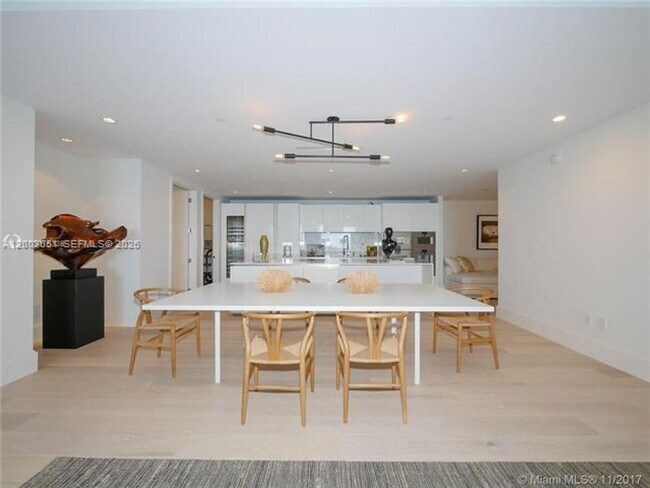 Building Photo - 10201 Collins Ave