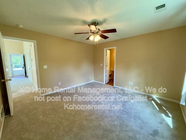 Building Photo - 8643 Melrose St