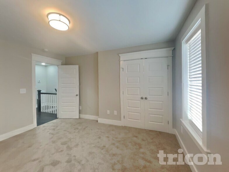 Building Photo - 6813 Charlotte Pike