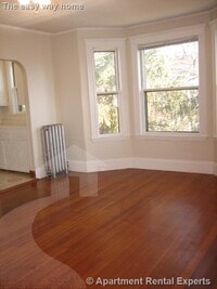 Building Photo - 110 Sharon St