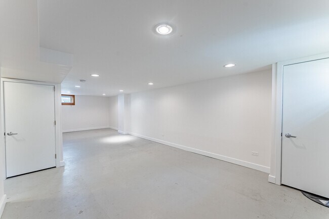 Building Photo - 2124 Portsmouth Ave