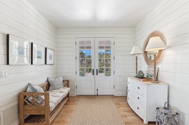 Building Photo - 4040 Loomis Ave