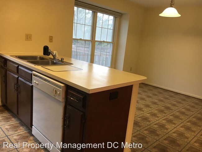 Building Photo - 8024 Hollow Reed Ct