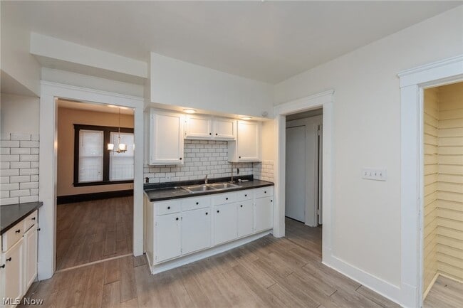 Building Photo - 1794 W 54th St