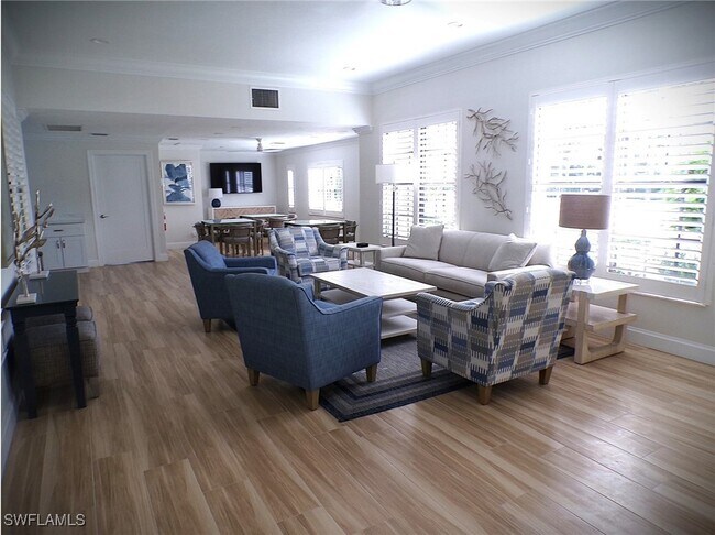 Building Photo - 7032 Pelican Bay Blvd