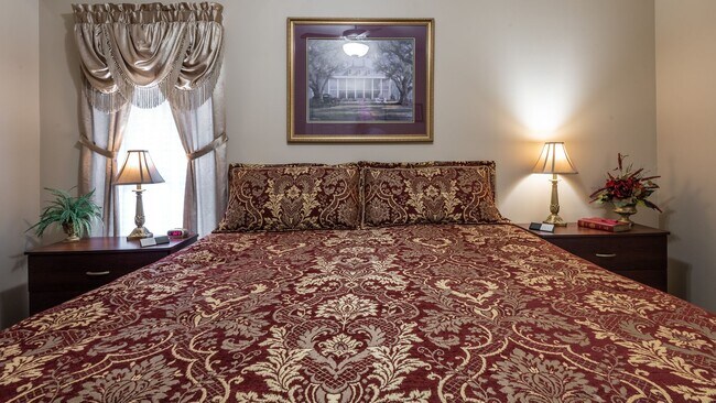 Building Photo - Woodshire Duplexes & Townhomes