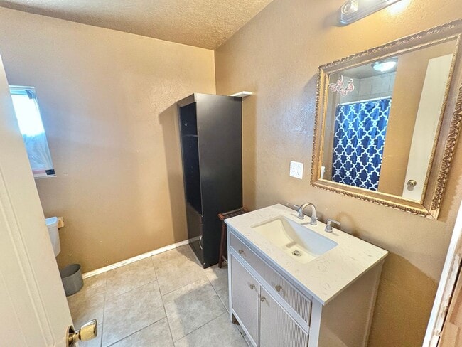 Building Photo - 505 W Polk Ave