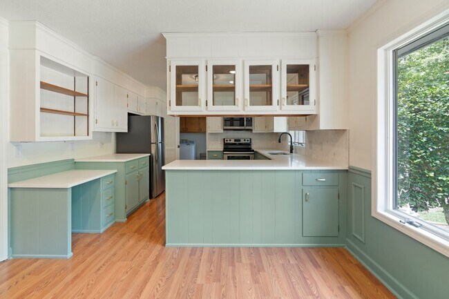 Building Photo - 3 Bedroom Contemporary Carolina Trace Home...