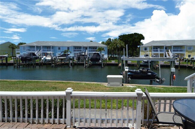 Building Photo - 5245 Coquina Key Dr SE