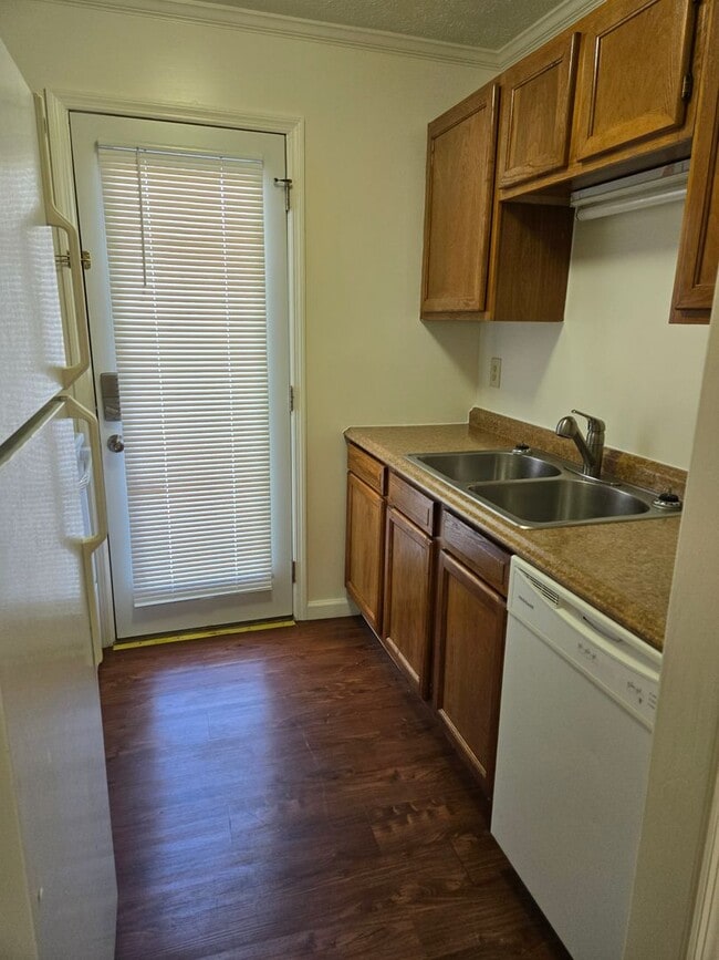 Building Photo - Oak Ridge 37830 - 1 bedroom, 1 bath Apartm...