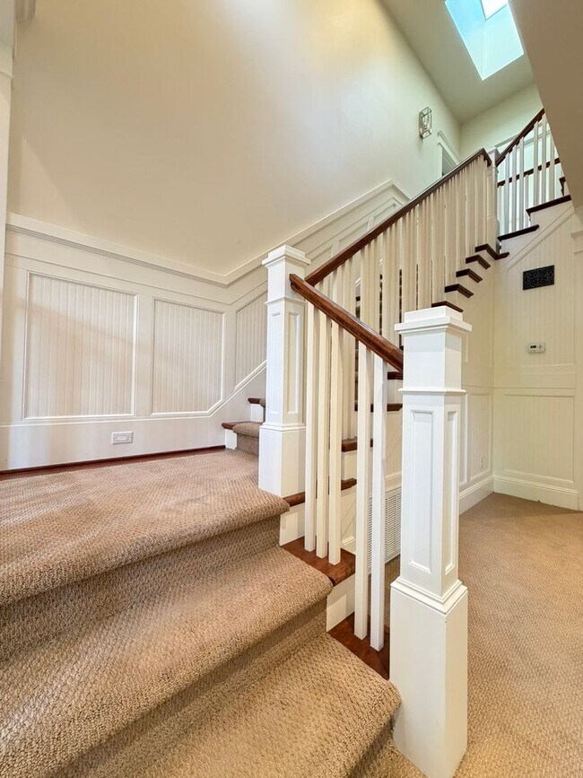 Building Photo - Gorgeous Custom Home In the Uplands Neighborhood. 4bd plus office. 2944sf.