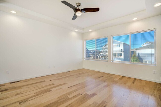 Building Photo - New Interior Paint! Shorter Lease Terms Av...