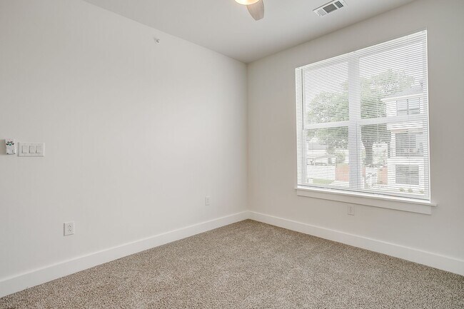 Building Photo - 3146 Forest Park Blvd