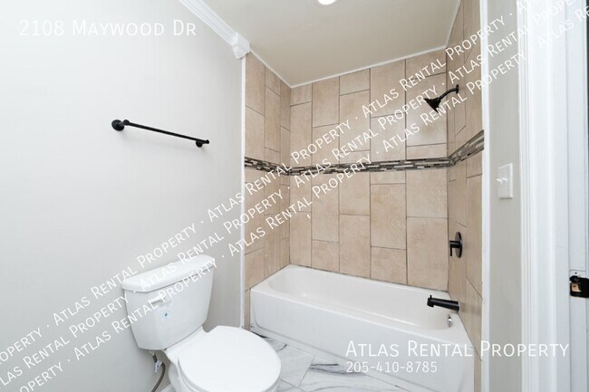 Building Photo - 2108 Maywood Dr
