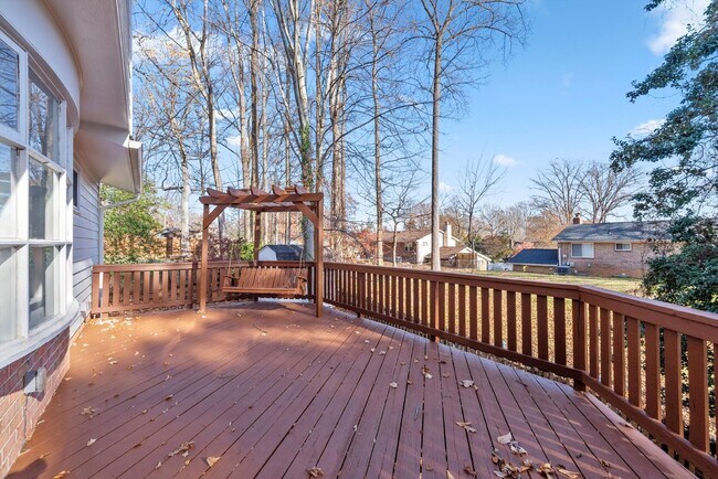 Building Photo - Welcome to this fantastic Colonial home, nestled in a quiet cul-de-sac and featuring an optional ...