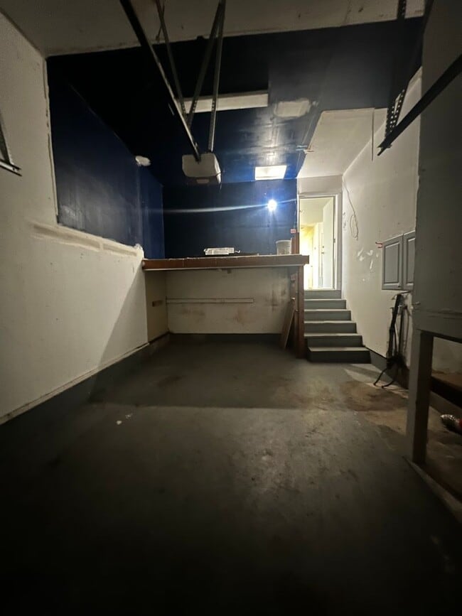 Building Photo - 5335 Castle St