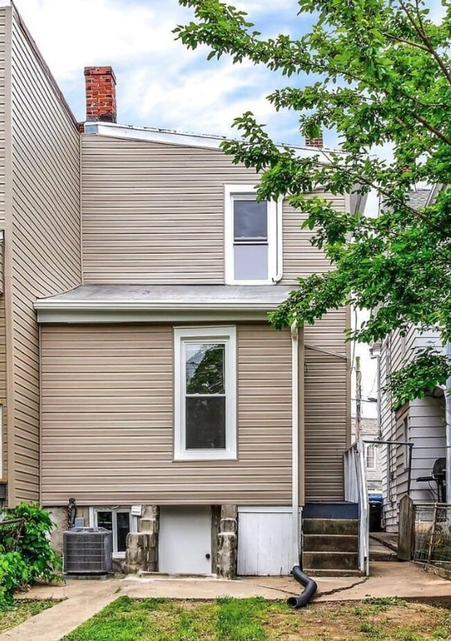 Building Photo - Bright 4 Bedroom, 1.5 Bath Home in Enola Pa!