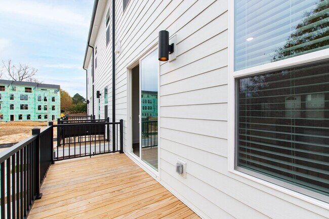 Building Photo - Stunning 4-Bedroom Home for Rent in Prime Cary Location!
