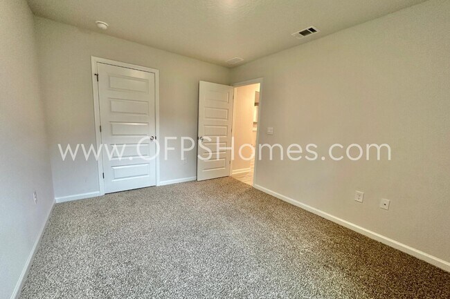 Building Photo - 2640 Saltgrass Wy