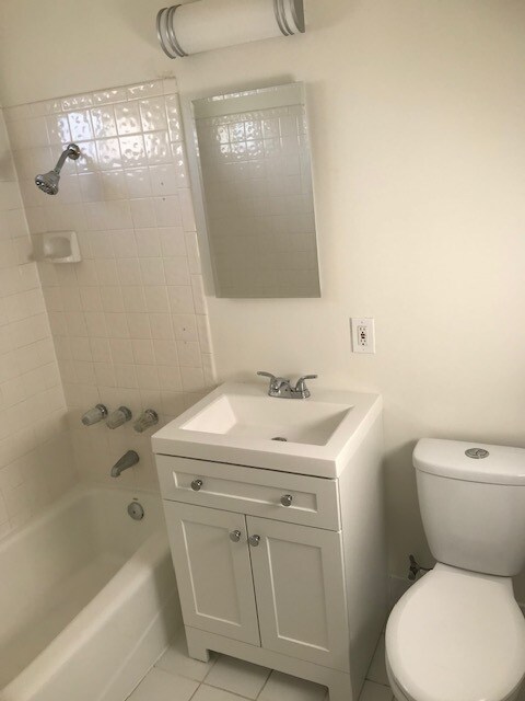 Bathroom - 11730 Lakewood Blvd