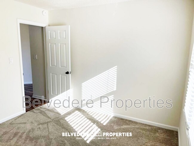 Building Photo - 3726 Wayfarer Dr