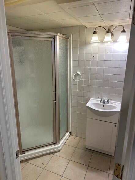 Building Photo - 7517 Sterling