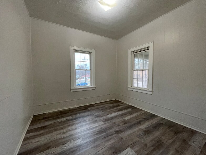 Building Photo - 417 S Fairmount St