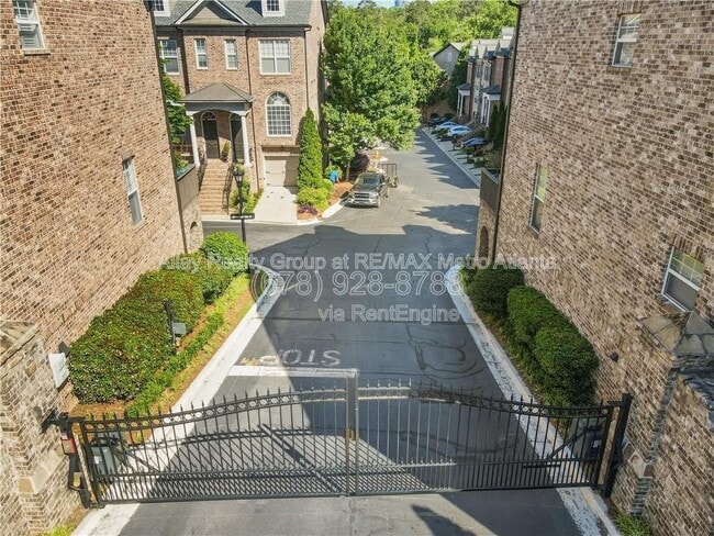 Building Photo - 2673 Rivers Edge Dr NE