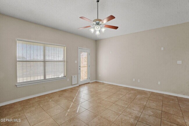 Building Photo - 3148 Sunny Prairie Dr