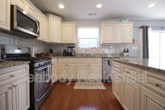Building Photo - 3114 16th St NE