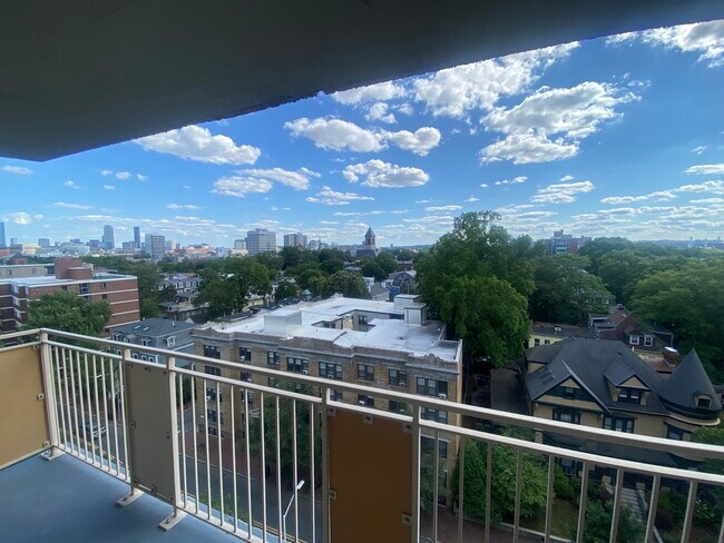 Building Photo - 295 Harvard St