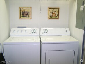 Building Photo - 10510 Amiata Way