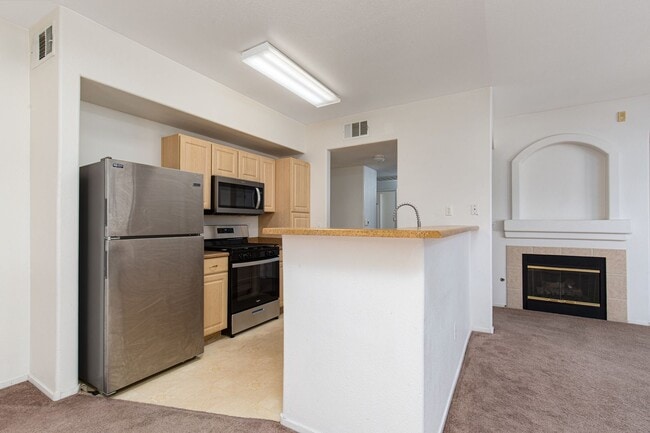 Building Photo - MOVE IN SPECIAL - 1st month HALF OFF!!!