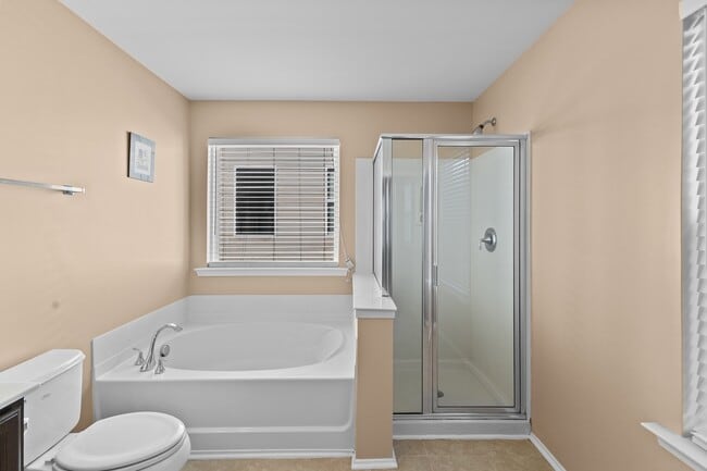 Building Photo - 5023 Lake Grove Blvd