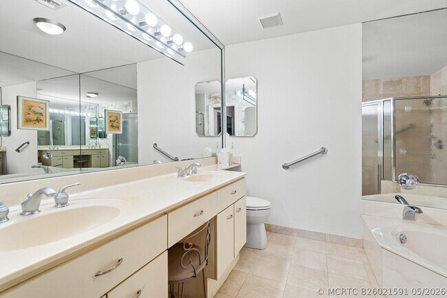 Building Photo - 5070 Lake Catalina Dr
