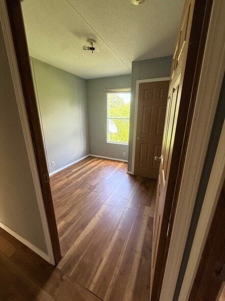 Building Photo - 1085 Ridge Rd