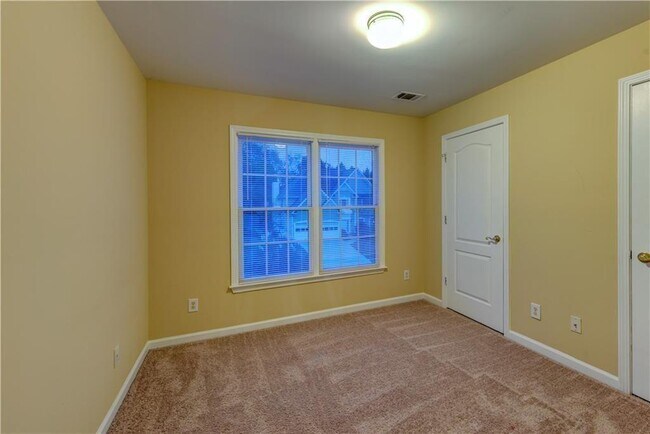 Building Photo - 1429 Oglethorpe Dr