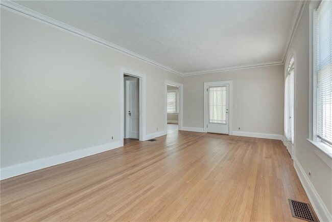 Building Photo - 812 Adair Ave NE