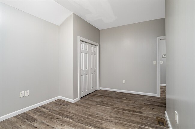 Building Photo - 176 Blossom St