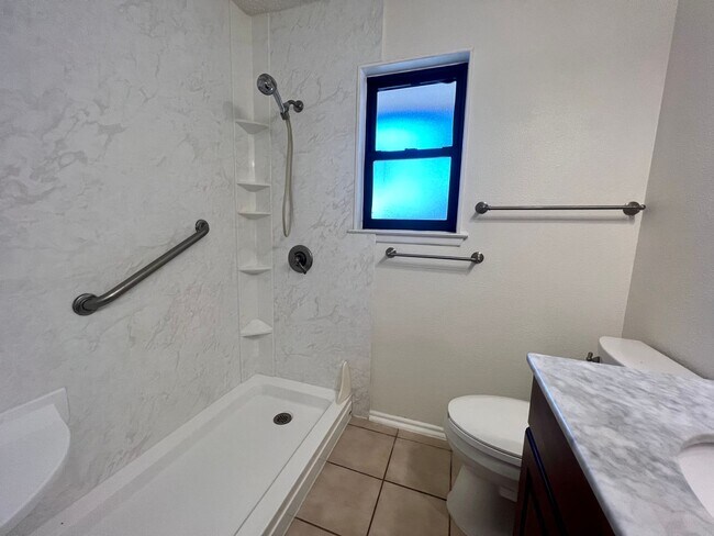 Building Photo - 9100 Tourney St