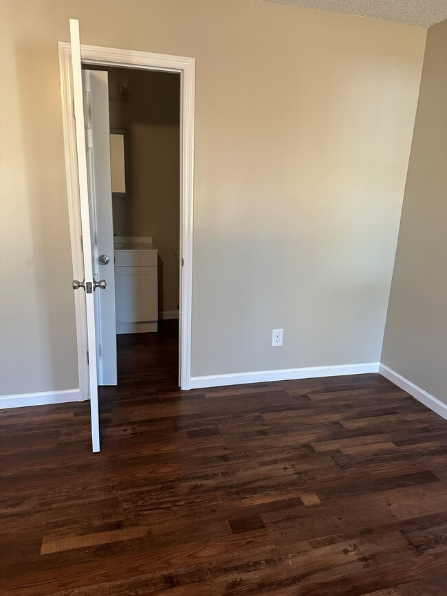 Building Photo - 3204 Deer Path Cir