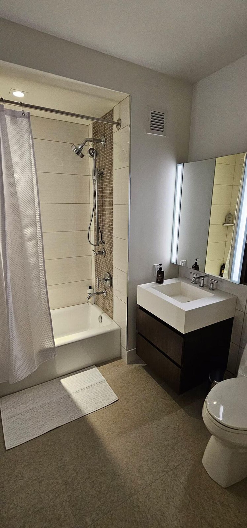 Building Photo - 646 11th Ave