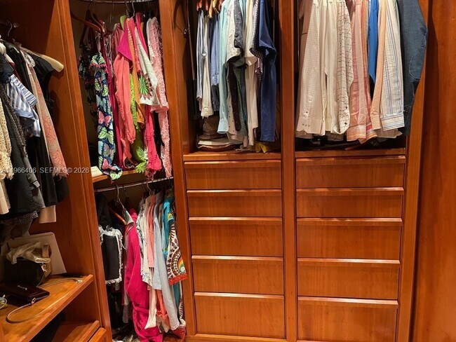 Building Photo - 16445 Collins Ave