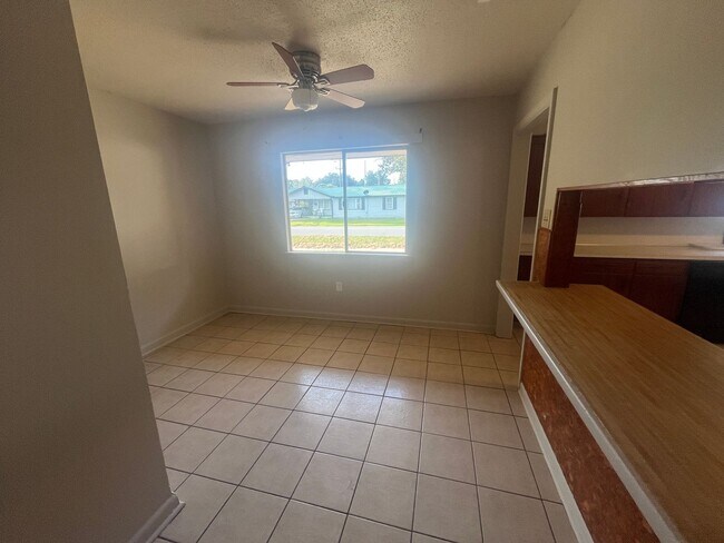 Building Photo - Nice large 3 BR. 1.5 Bath home for rent in Lonoke