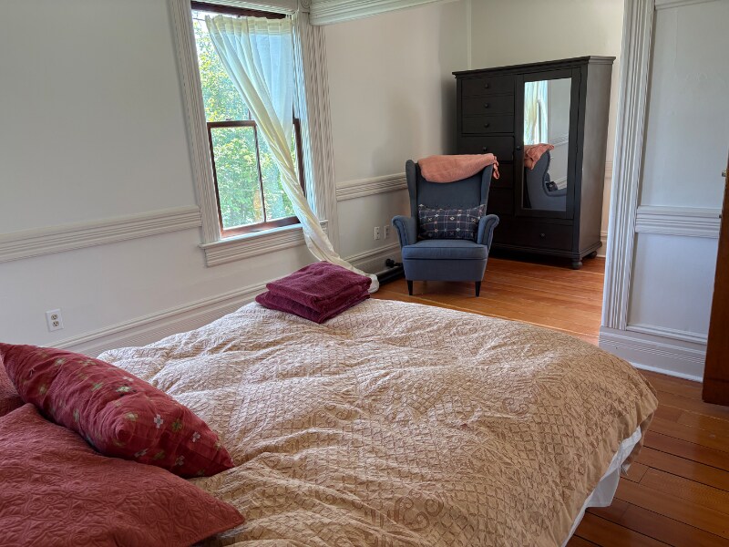 Building Photo - 1104 Madison St