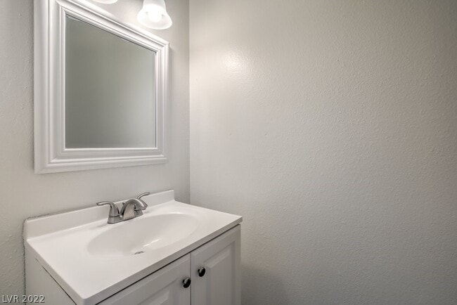 Building Photo - 5915 Vegas Dr