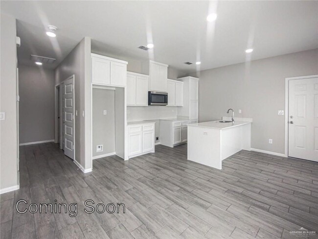 Building Photo - 1505 Shavano Dr