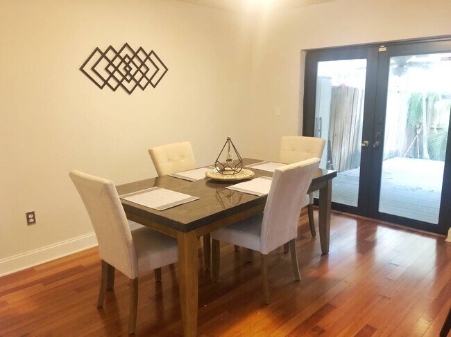 Great Natural Light - 3182 Day Ave