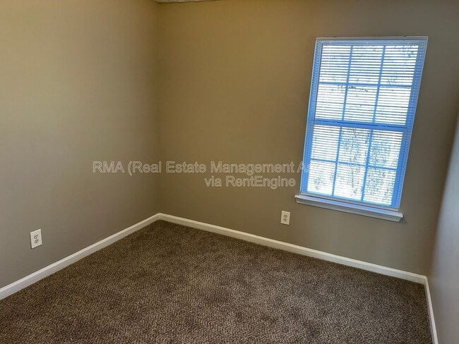 Building Photo - 1735 Carrington Dr