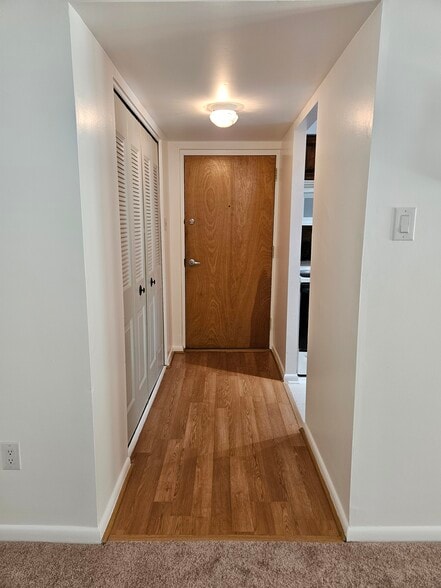 Entry - 3204 Valley Dr